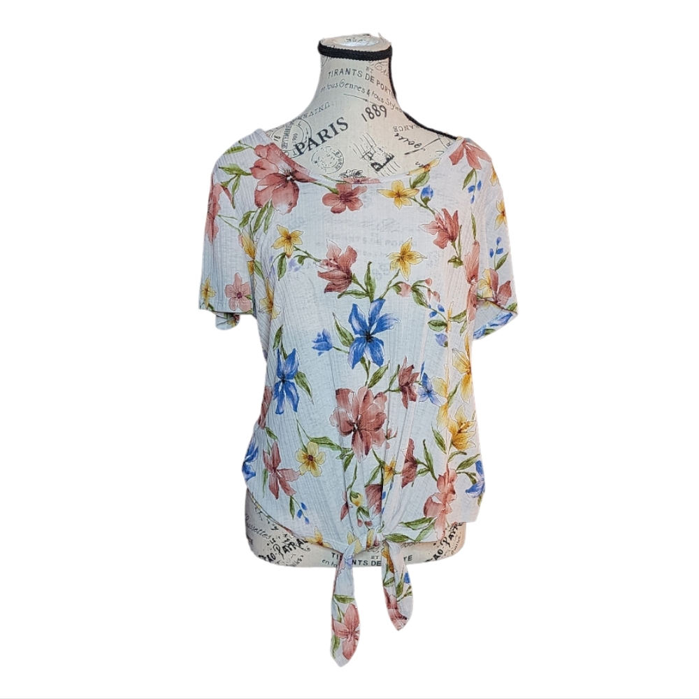 Naif Floral Quarter Sleeve Tie Front Size Medium